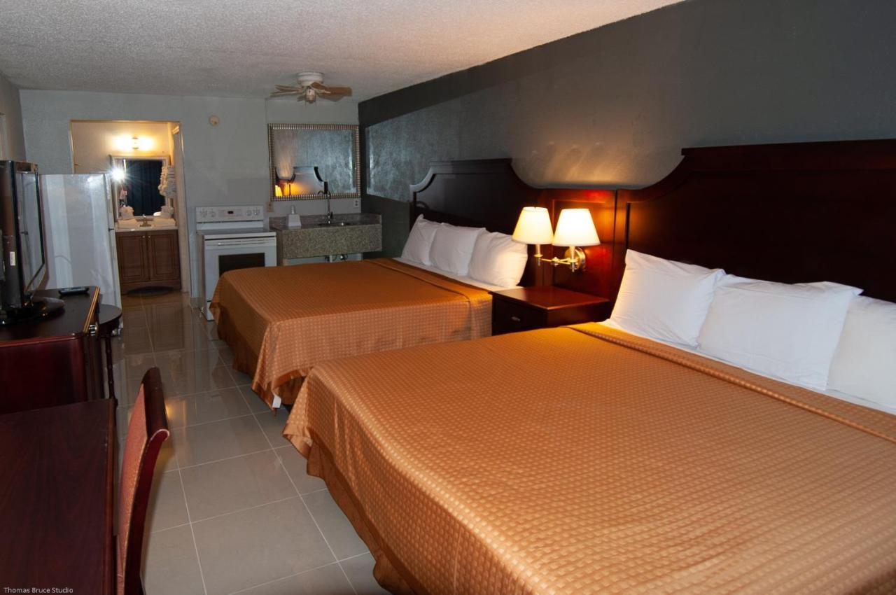 Express Inn & Suites - 5 Miles From St Petersburg Clearwater Airport מראה חיצוני תמונה